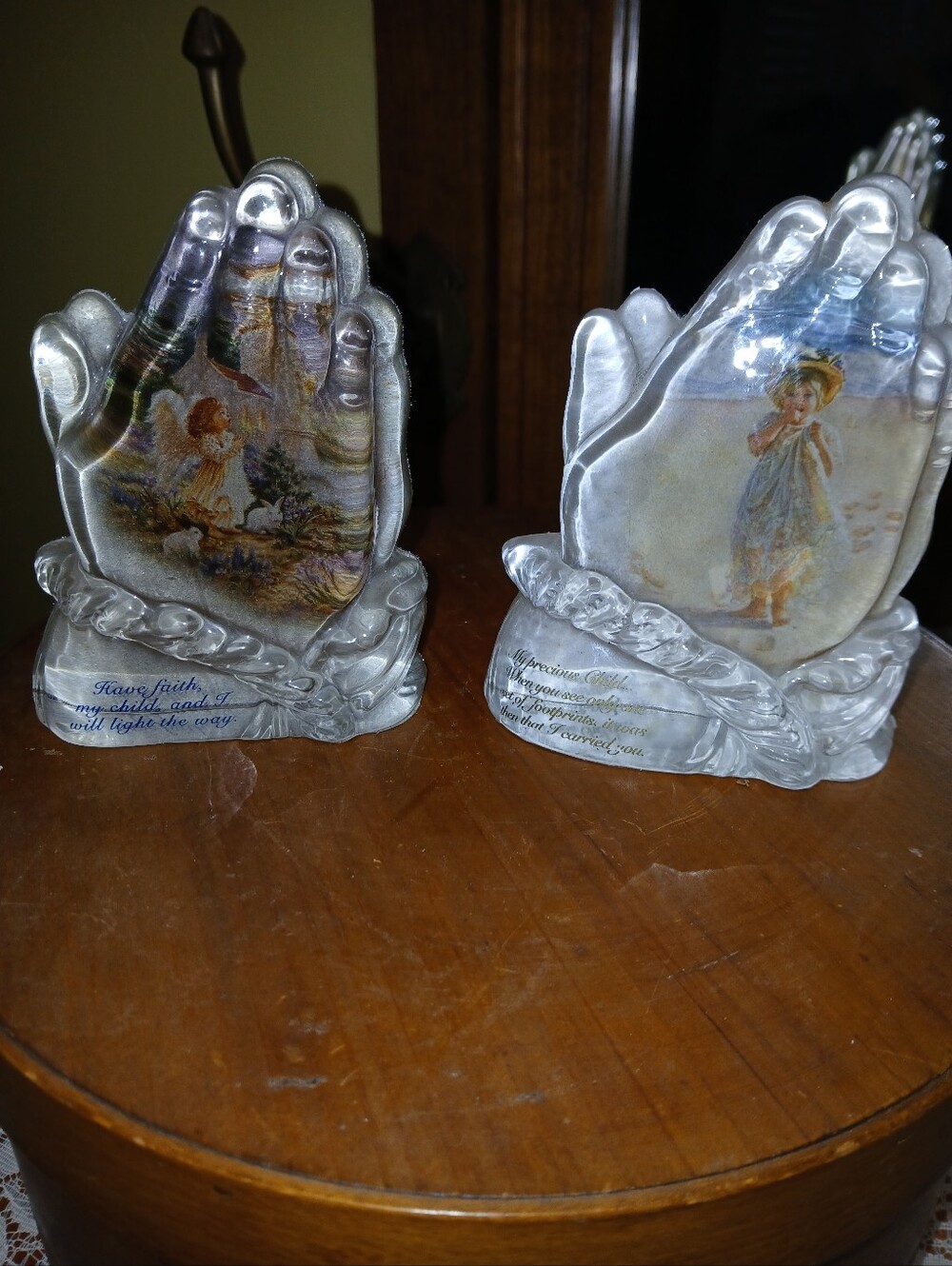 Hamilton Collection Footprints in the Sand Praying Hands Polyresin Figurines